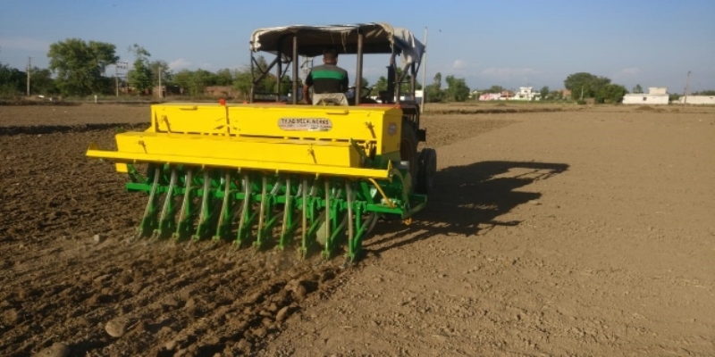 Direct sowing of paddy